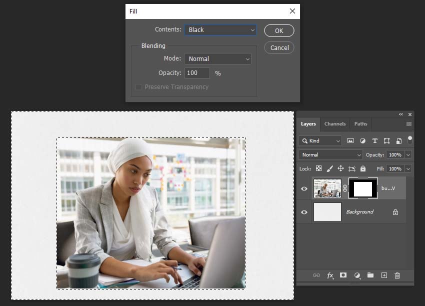 filling the layer mask with black color